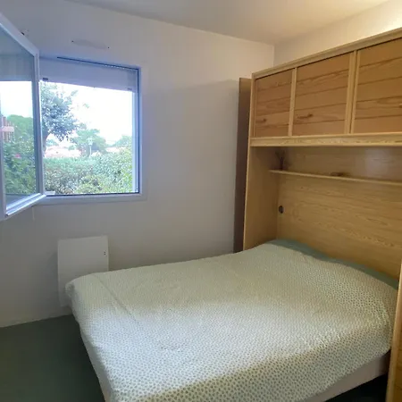Appartement La Tranche-sur-mer, 2 Pièces, 3 Personnes - Fr-1-22-226 *